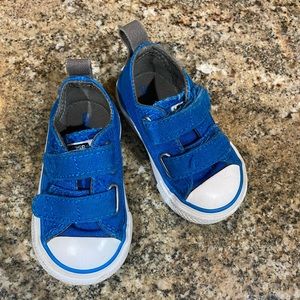 Toddler velcro Converse
